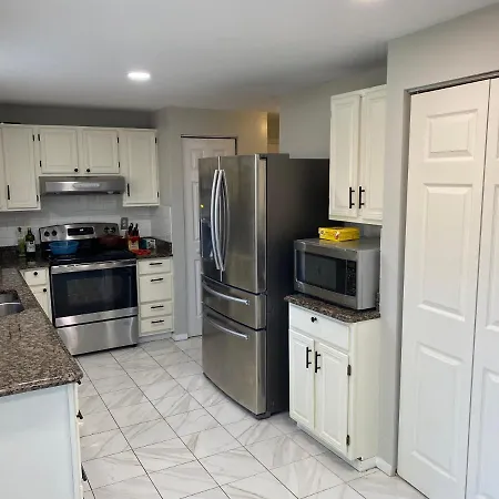 Upgraded, Beautiful 4 Bd Colonial In Silver Spring Exterior photo